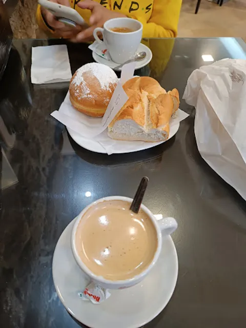 Pão Quente Alto das Torres