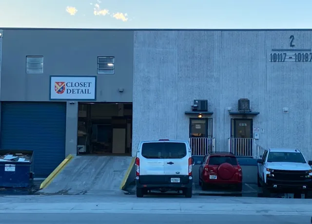 Closet Detail | Custom Closets