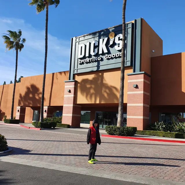 DICK'S Sporting Goods