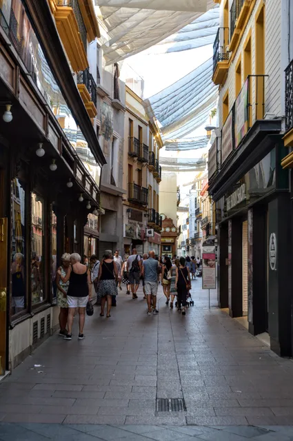 Centro Comercial Los Arcos
