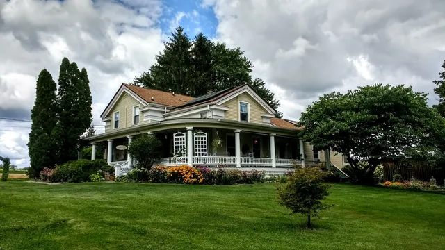 A Stone's Throw Bed and Breakfast