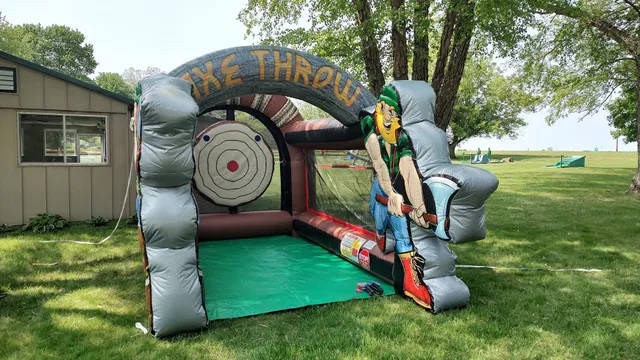 Galesburg East / Knoxville, IL KOA Holiday