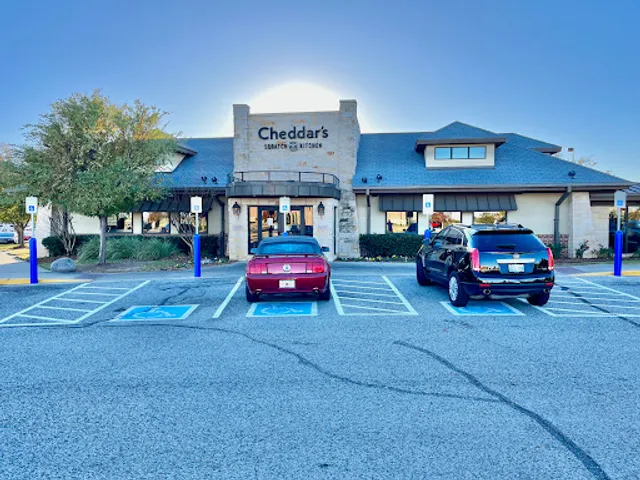 Cheddar's Scratch Kitchen