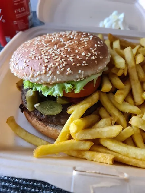 Royal Chicken & Burger