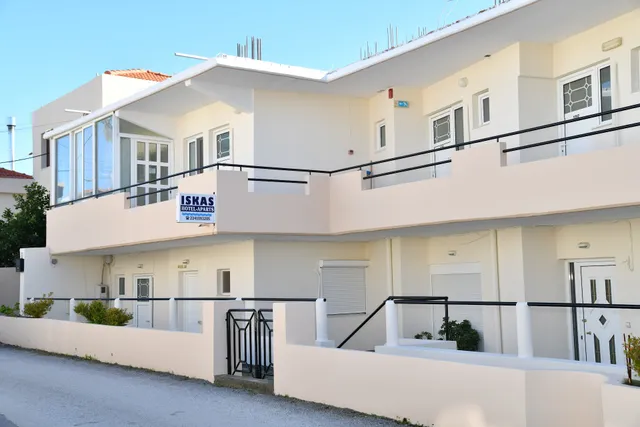 Iskas Apartments