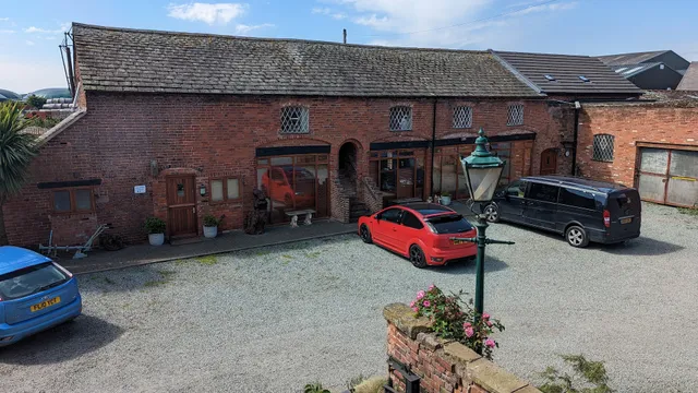 Lower Drayton Farm Self Catering Holiday Lets