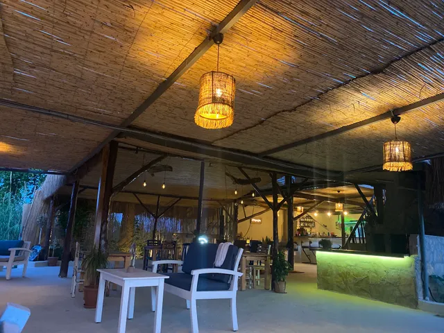 Baraqa Hoolbox Restaurant (Tiny House)