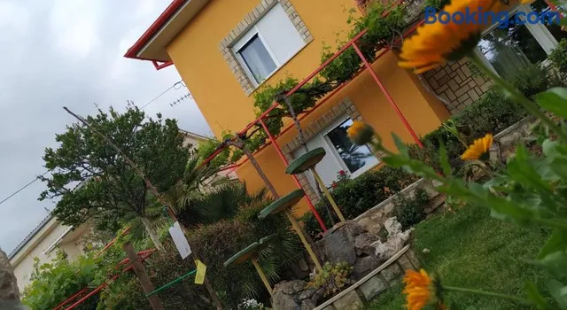 Private Accommodation Maricic