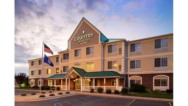 Country Inn & Suites by Radisson, Big Rapids, MI