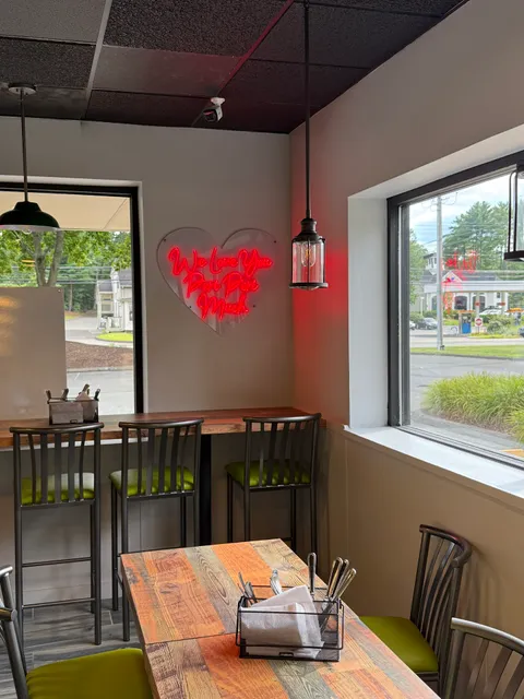 Tribos Peri Peri Avon CT