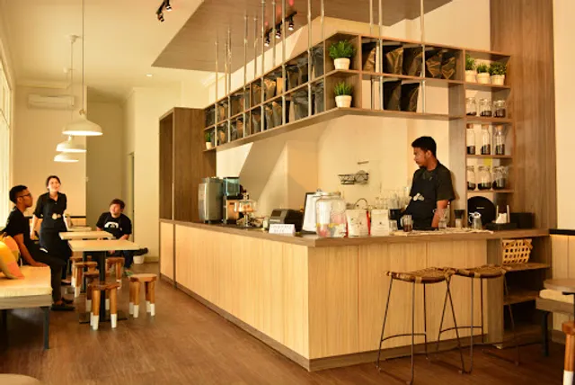 Dyamond Caffe and Resto