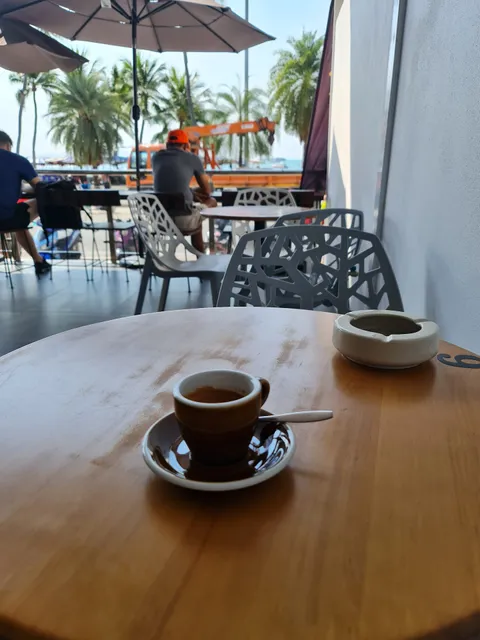 Note Coffee & Bar Pattaya Beach โน้ต คอฟฟี่ บาร์ หาดพัทยา