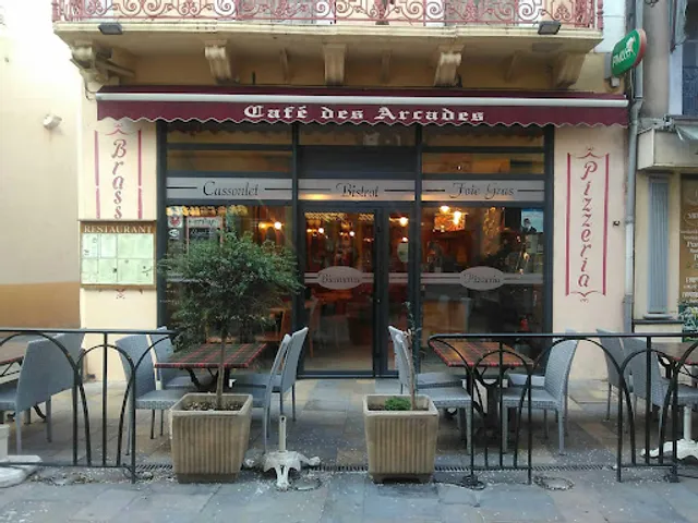 Hôtel Restaurant Les Arcades