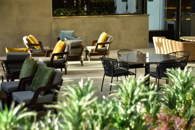 Sage & Sirloin Lounge