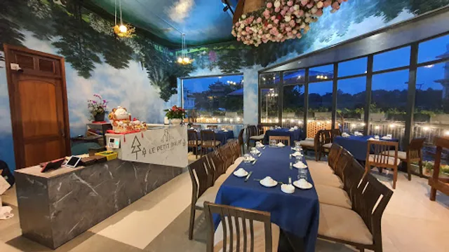 Le Petit Dalat Restaurant