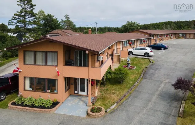 New Age Inn (Voyageur)