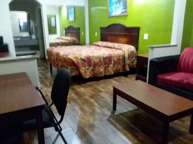 Mustang Inn & Suites