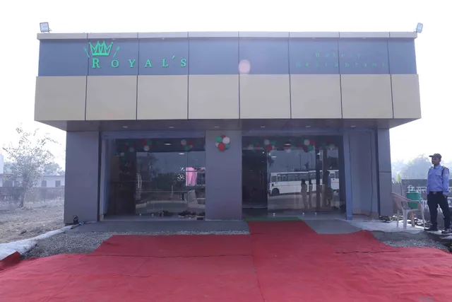 HoTeL Royal's Restaurant Bakery &Banquet