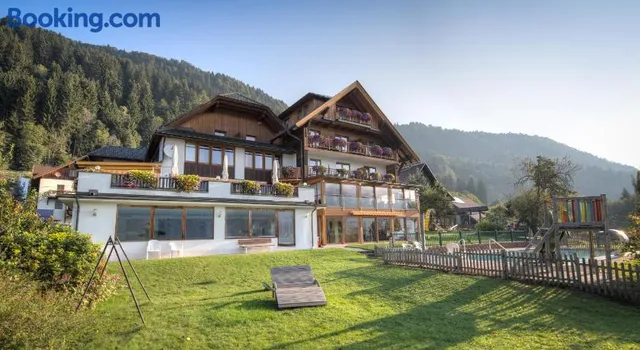 nawu apartments & Restaurant