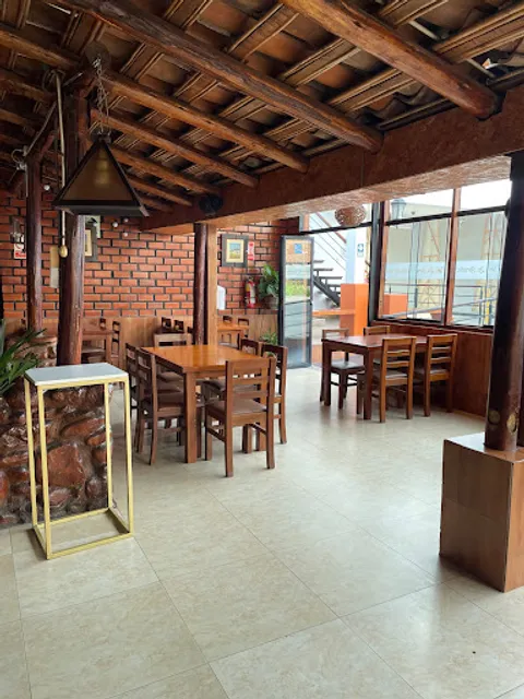 Los Hornitos - Parrillas, Pollos y Pizzas