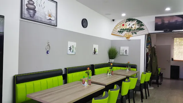 Huy Long Asia Food & Sushi