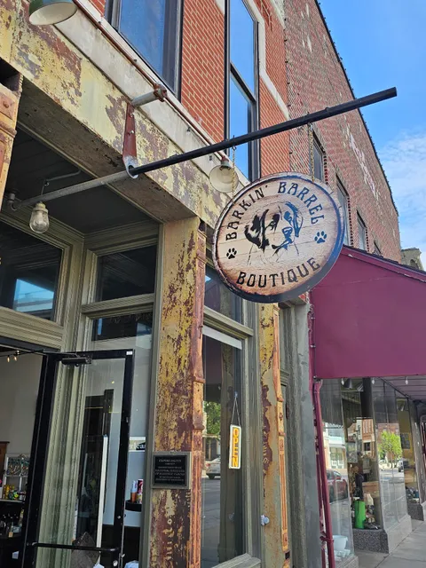 Barkin' Barrel Boutique