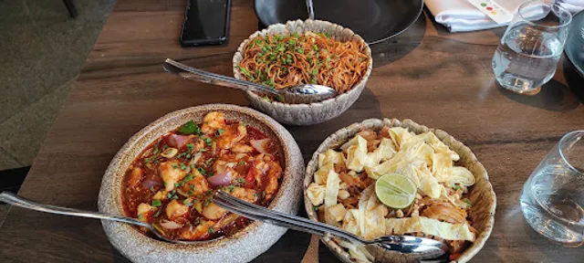 PaPaYa Modern Asian Bistro