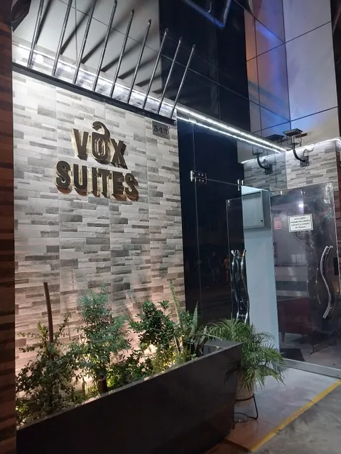 Golden vox hotel suite