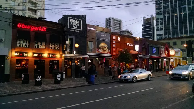 Whatafuck Hambúrguer e Chope