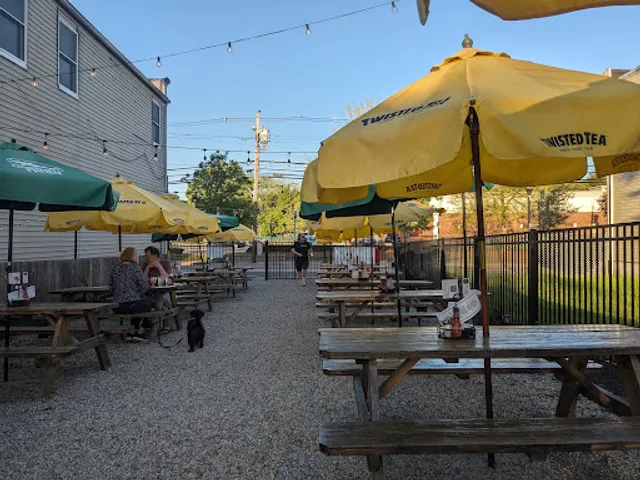 Kitchen and Beer Bar