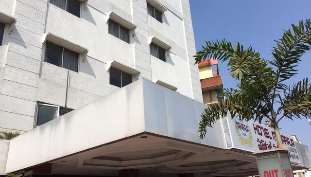 Hotel Maharaja Classic Inn