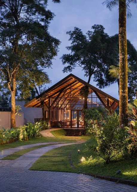 Sterling Lontano Waterfront - Wayanad