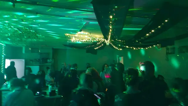 Club Throw Down Sober Bar