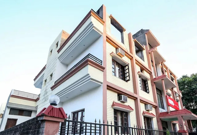 OYO 6933 Satyam Home Stay