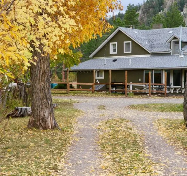 Middle Fork Resort