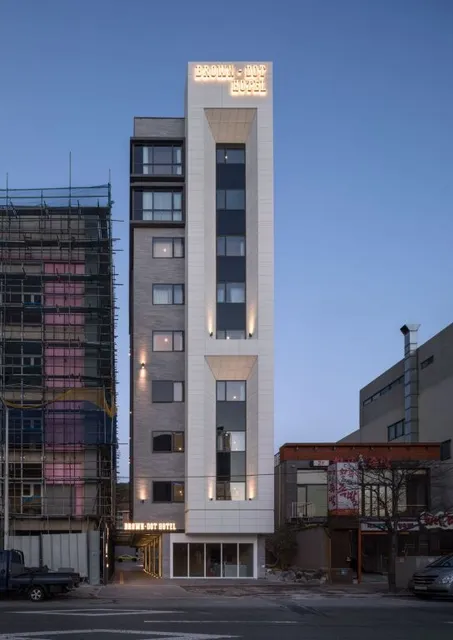 Brown-Dot Hotel Songjeong