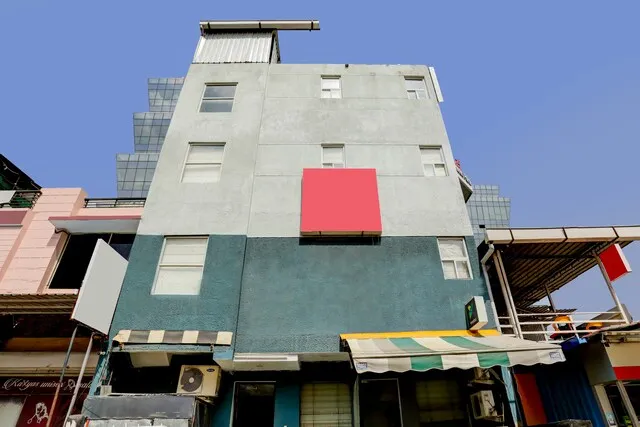 OYO S7 Executive Stays