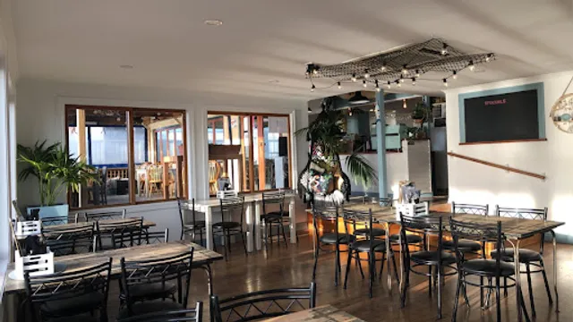 Riverton Beachhouse Restaurant