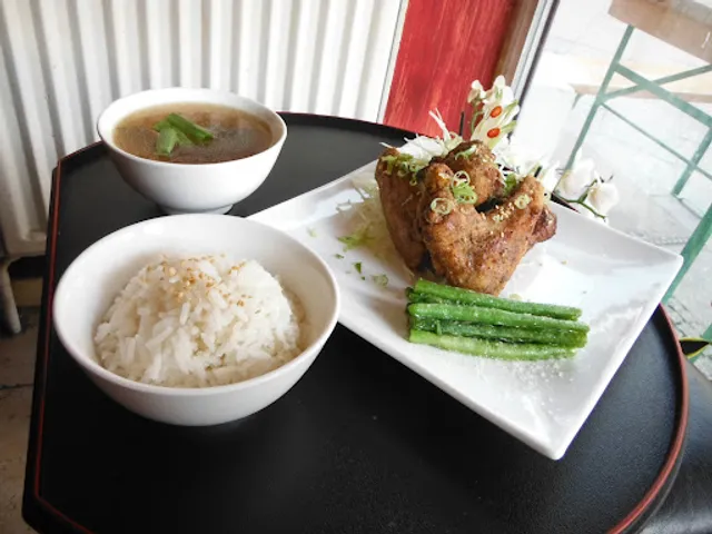 Steel Shark Sushi-Bar