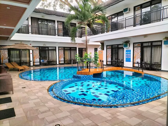 White Breeze Palawan Hotel