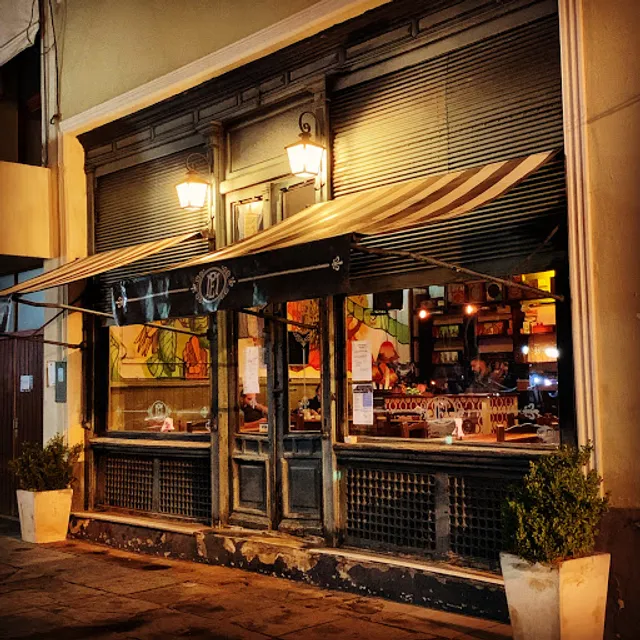 El Mitre, Bar Histórico