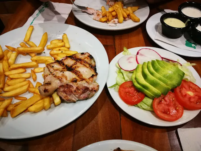 Pardos Chicken Benavides