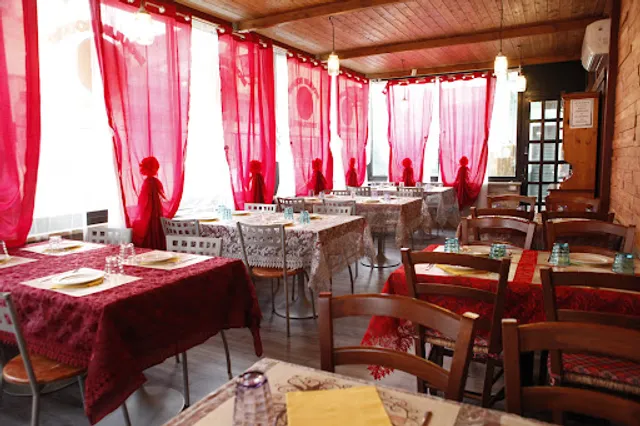 Moulin Rouge bar-pub-ristorante