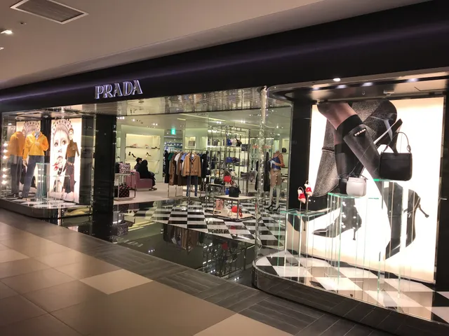 Prada Daimaru Umeda