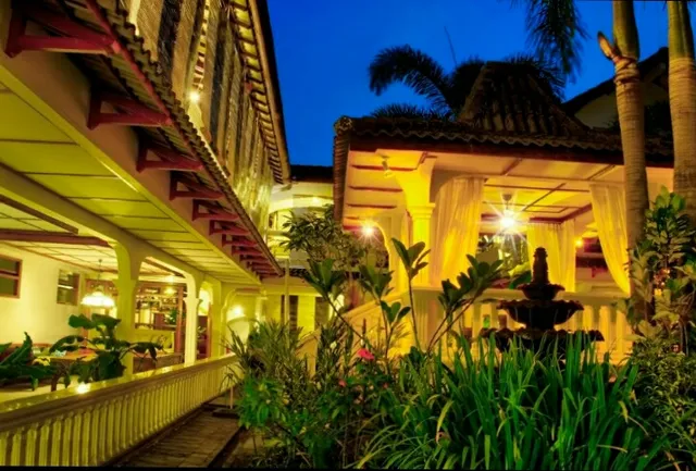 Raintree Boutique Villa & Gallery