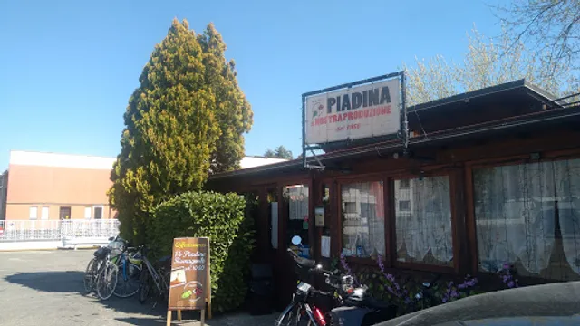 Chiosco Coccinella_di fronte anguria buona frutta