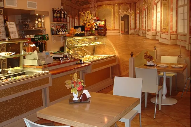 Mazā Parīze, ēdienu piegāde