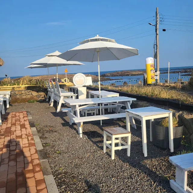 Udo Kkot Gil Brunch Cafe