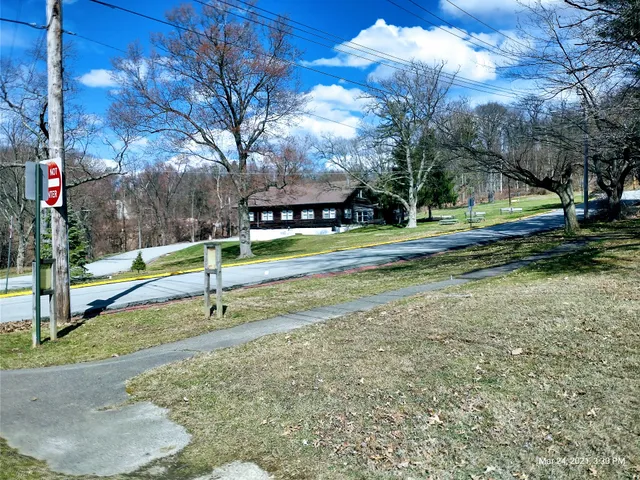 Jacob Woll Pavilion, Renzihausen Park
