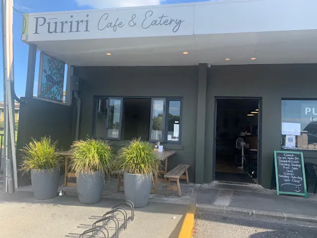 Puriri Cafe & Eatery
